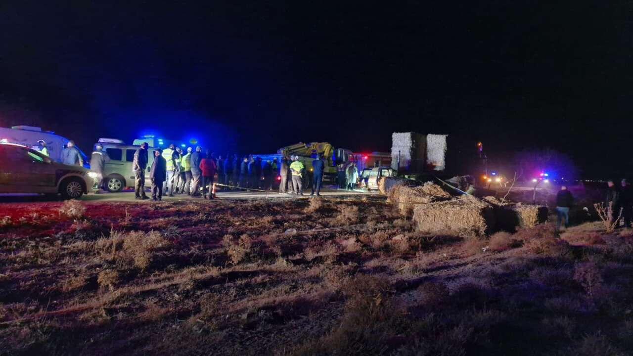 TIR’a çarpan otomobil Orhan Şahin ve karısına mezar oldu 9